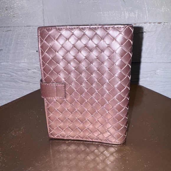 Gorgeous Bottega Veneta agenda with card holders and slip pockets - Picture 5 of 10